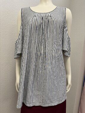 Max Studio XL Black & White Striped Cold Shoulder Knit Top Short Sleeve